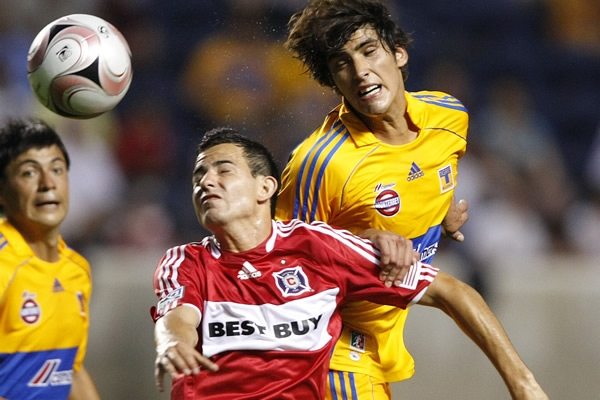 Gran juego en defensa por parte de Tigres.