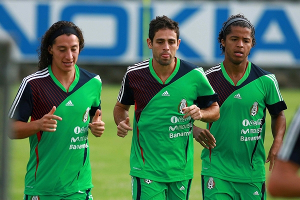 Guardado al frente de sus compañeros.