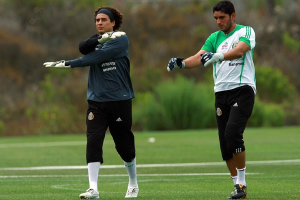 Guillermo Ochoa y José de Jesús Corona