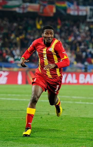 Gyan anotó y el estadio fue una locura