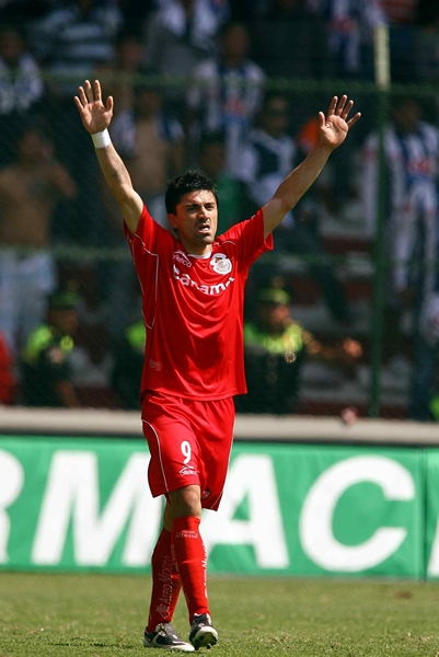 Héctor Mancilla abrió el marcador con un golazo.