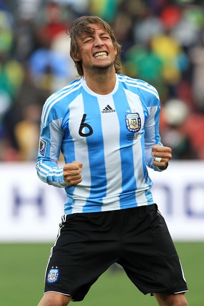 Heinze se apuntó un gol de crack
