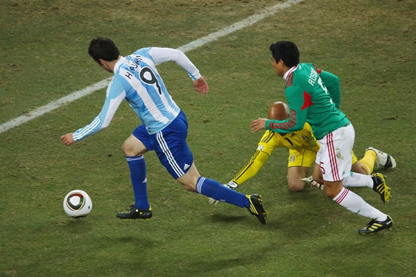 Higuaín se quitó al Conejo...