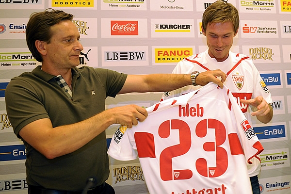 Halb Alexandre Alexander Hleb fue presentado por el Stuttgart