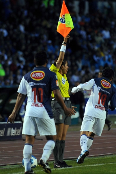 Hubo algunos errores del cuerpo arbitral