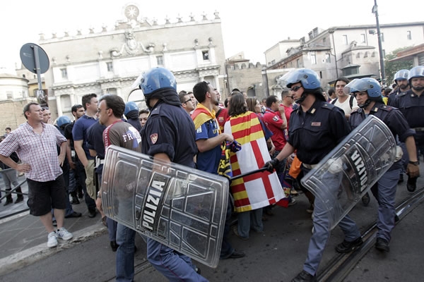 Hubo disturbios antes del partido.