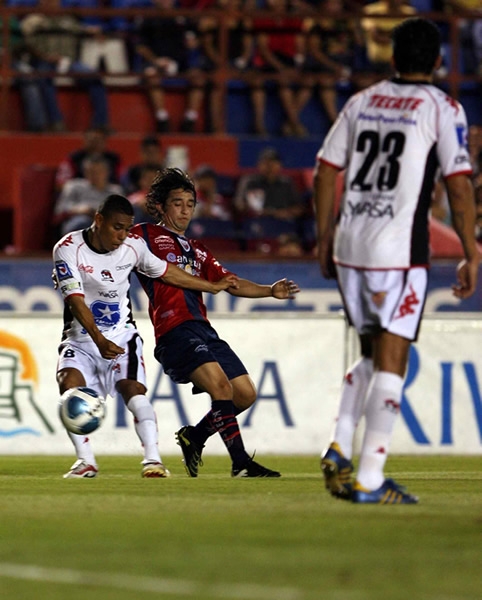 Indios luchó pero no pudo contra los Potros