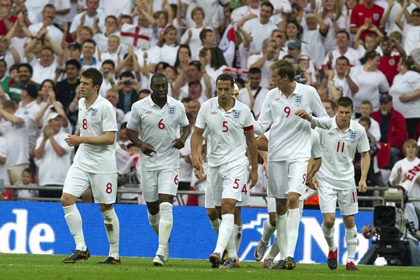 Inglaterra supo definir sus oportunidades