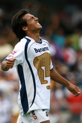 Ismael Íniguez en el Pumas ante Puebla.