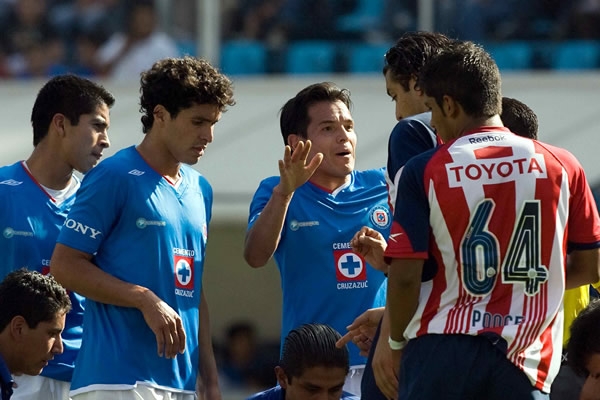 Israel López se fue expulsado