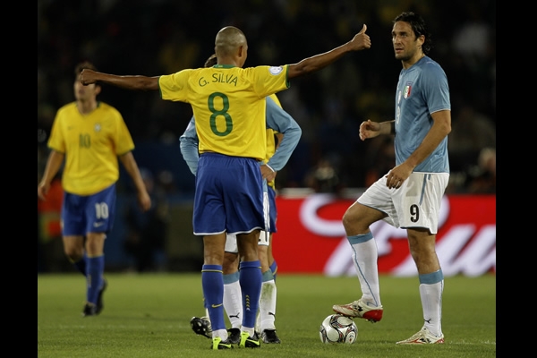 Italia urgido no podía romper la defensa