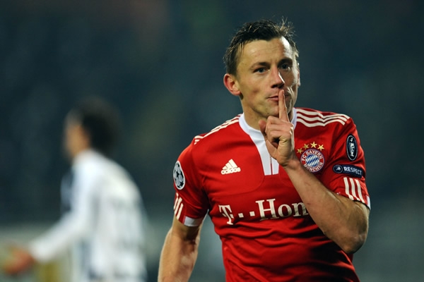 Ivica Olic silenció al estadio
