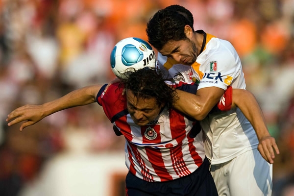 Jaguares aplastó a las Chivas