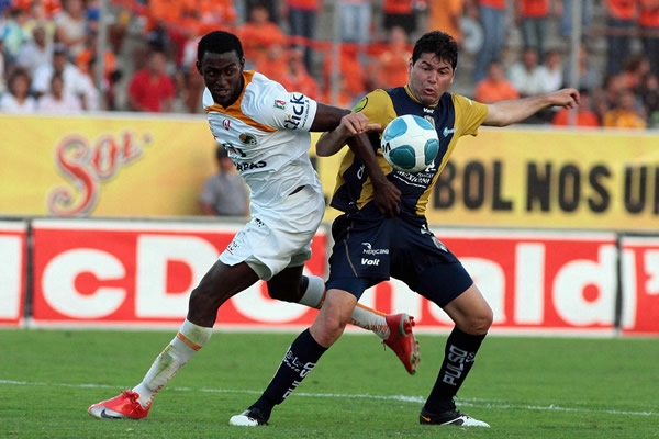 Jaguares buscó si éxito el gol de la victoria