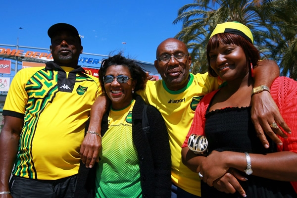 Jamaica recibe apoyo.