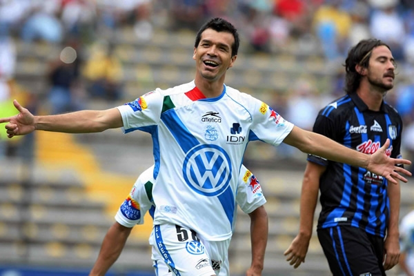 Jared Borgetti marcó el 0-1 al minuto 1