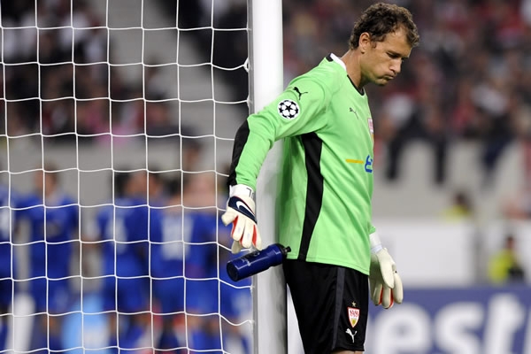 Jens Lehmann no logró hacer mucho en el empate.