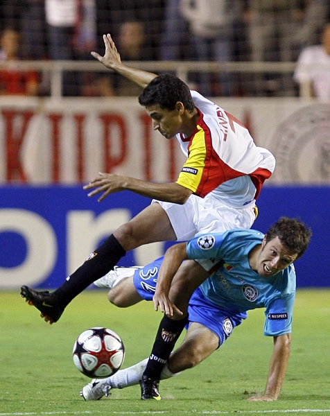 Jesus Nava no pudo con la marca del de Unirea.