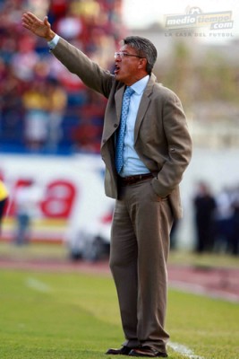 Jesús Ramírez no encuentra la forma para hacer funcionar al América.