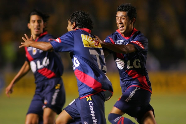 Kalú Gastelum festeja gol