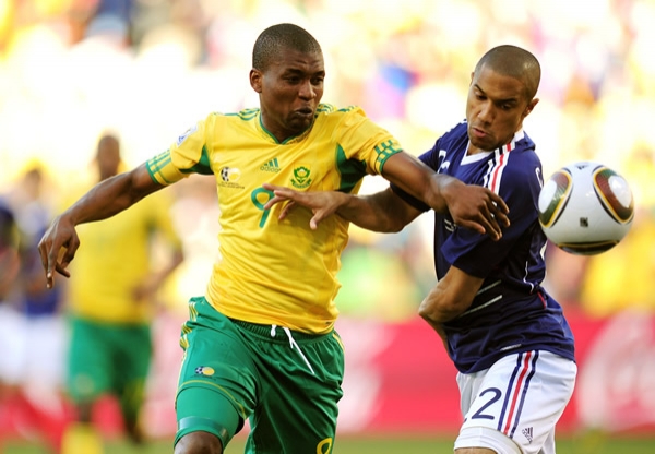Katlego Mphela, buscando llevarse la marca francesa