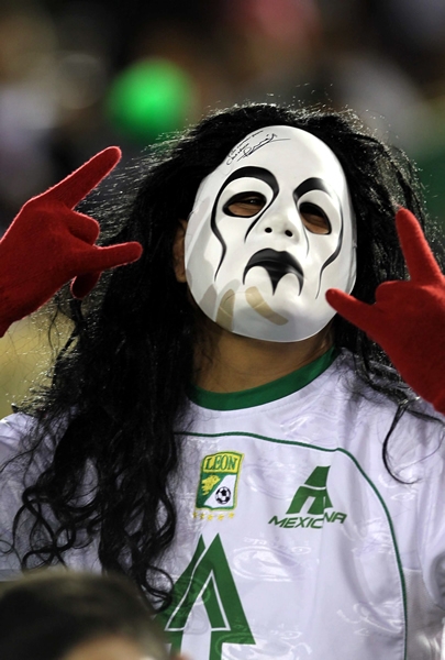 La actitud rockera que siempre surge.