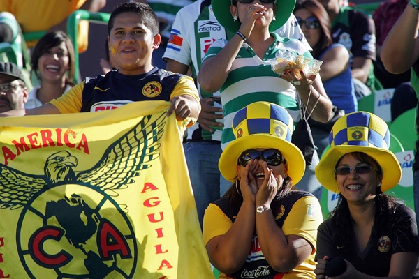 La afición de América siempre presente.