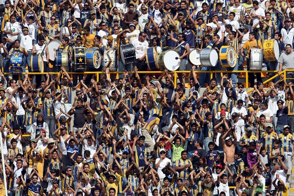 La afición de San Luis, llenos de pasión.