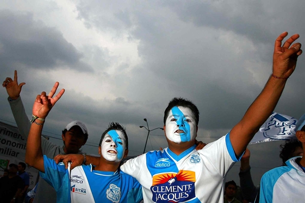 La afición poblana apoya a su equipo en los Cuartos de Final.