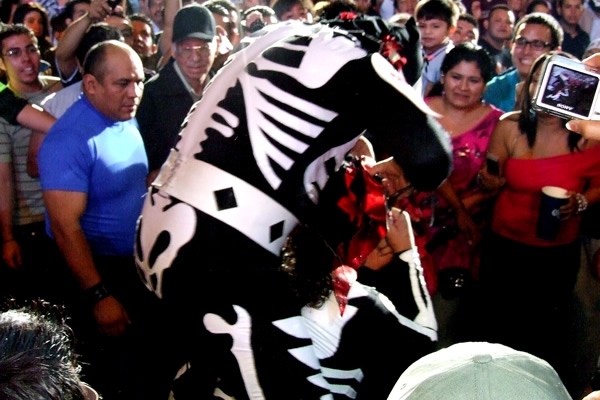 La batalla llegó hasta los aficionados