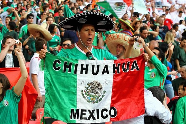 La famoso bandera de Chihuahua presente en Wembley
