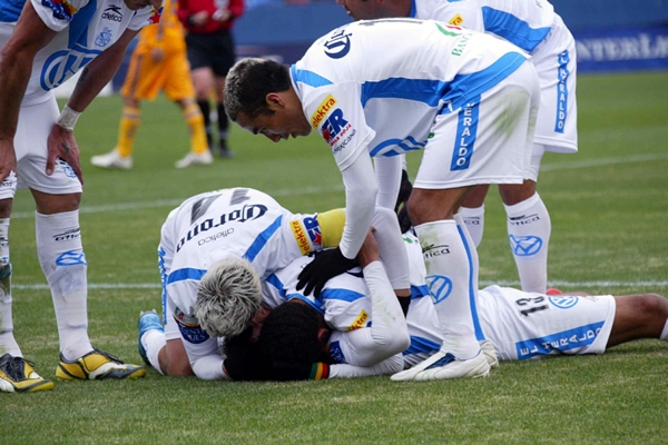 La felicidad de sus compañeros se contagió.