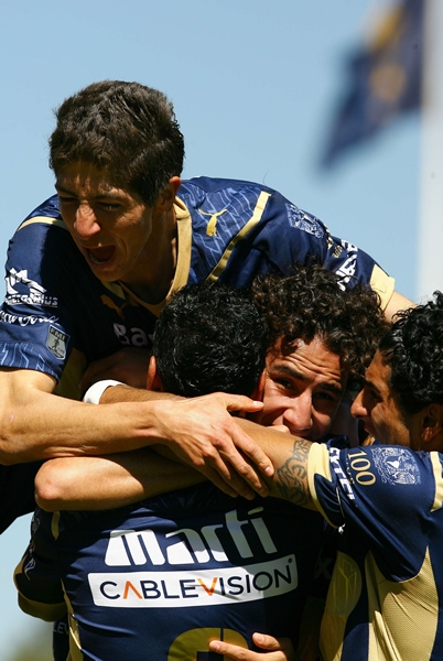 La felicidad en CU inició junto con el Bicentenario.