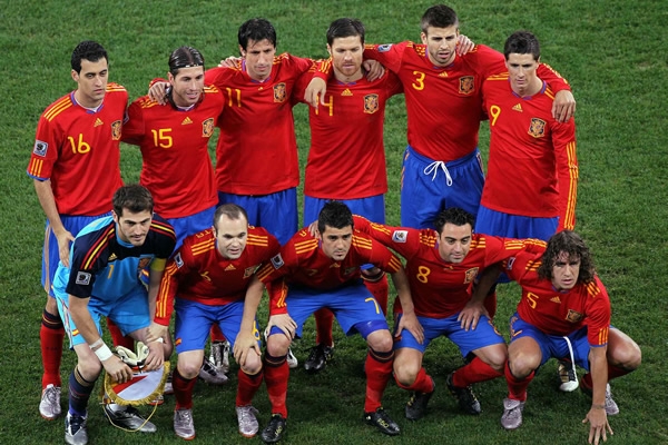 La Furia Roja, antes de comenzar el partido.