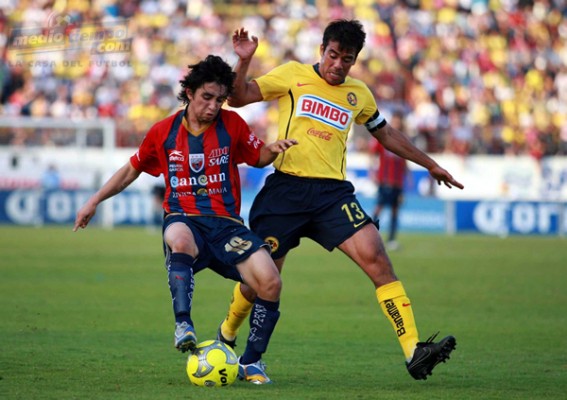 La juventud contra la experiencia en el mediocampo.