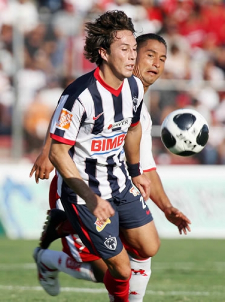 La lucha en el medio campo fue intensa