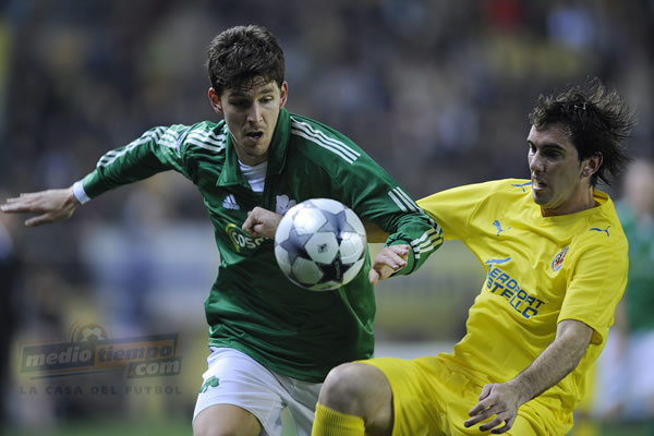 La media cancha fue lo zona de pelea.