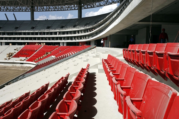 La nueva casa de Chivas trabaja contra el tiempo.