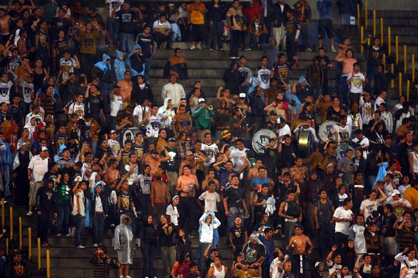 La poca afición se llevó un buen baño.