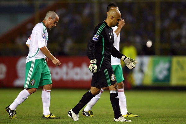 La Selección Azteca se fue perdiendo al medio tiempo.