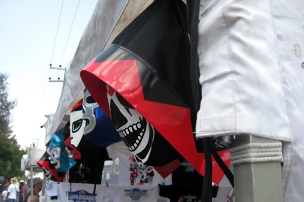 La venta de máscaras no podía faltar