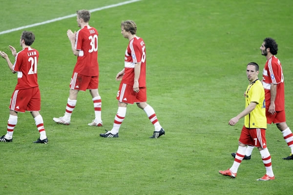 Lahm, Ottl, Ribery y Altintop con la cabeza baja.