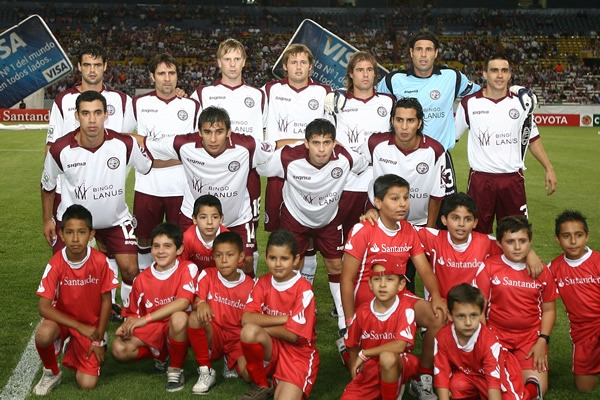 lanus argentina ante chivas en el jalisco
