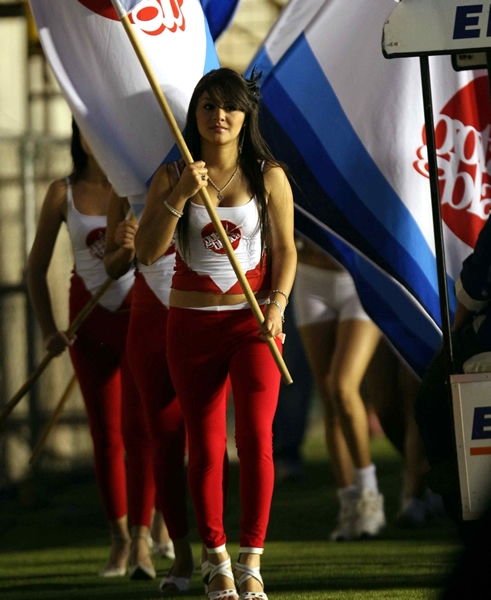 Las bellas potosinas también fueron a despedirse del BC2010.