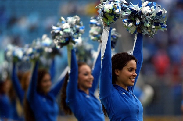 Las Celestes apoyando a su equipo.