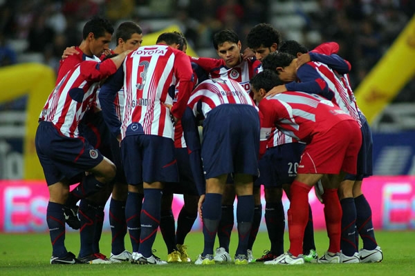 Las chivas se reunen previo al partido