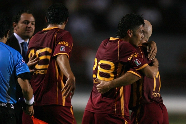 Las felicitaciones para Morales