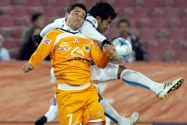 Las llegadas con fuerza siempre son constantes en el futbol.