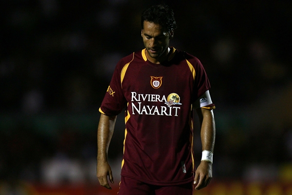 Leaño se fue con un gesto desencajado.