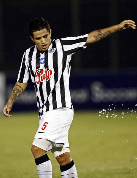 Libertad 1-1 Universitario3